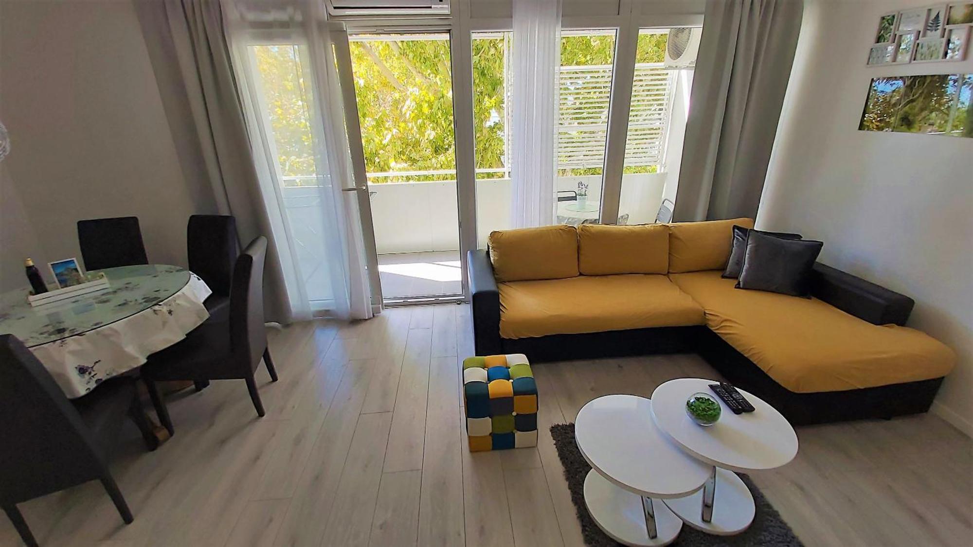Apartment Punta Омиш Экстерьер фото