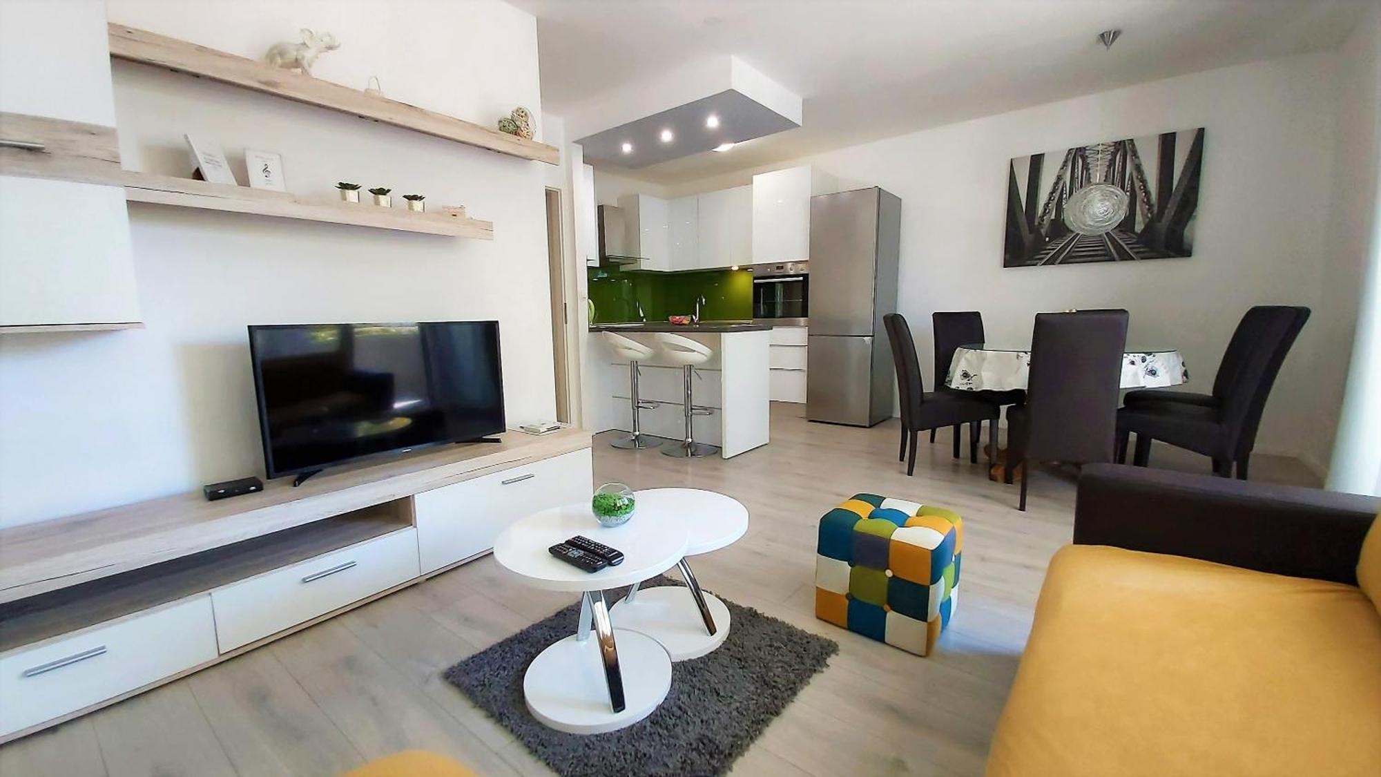 Apartment Punta Омиш Экстерьер фото