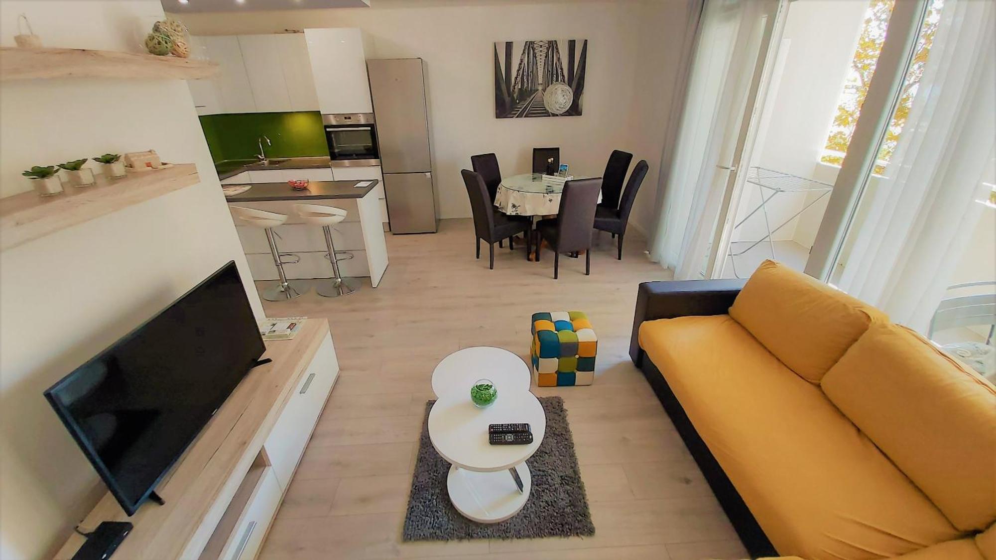 Apartment Punta Омиш Экстерьер фото