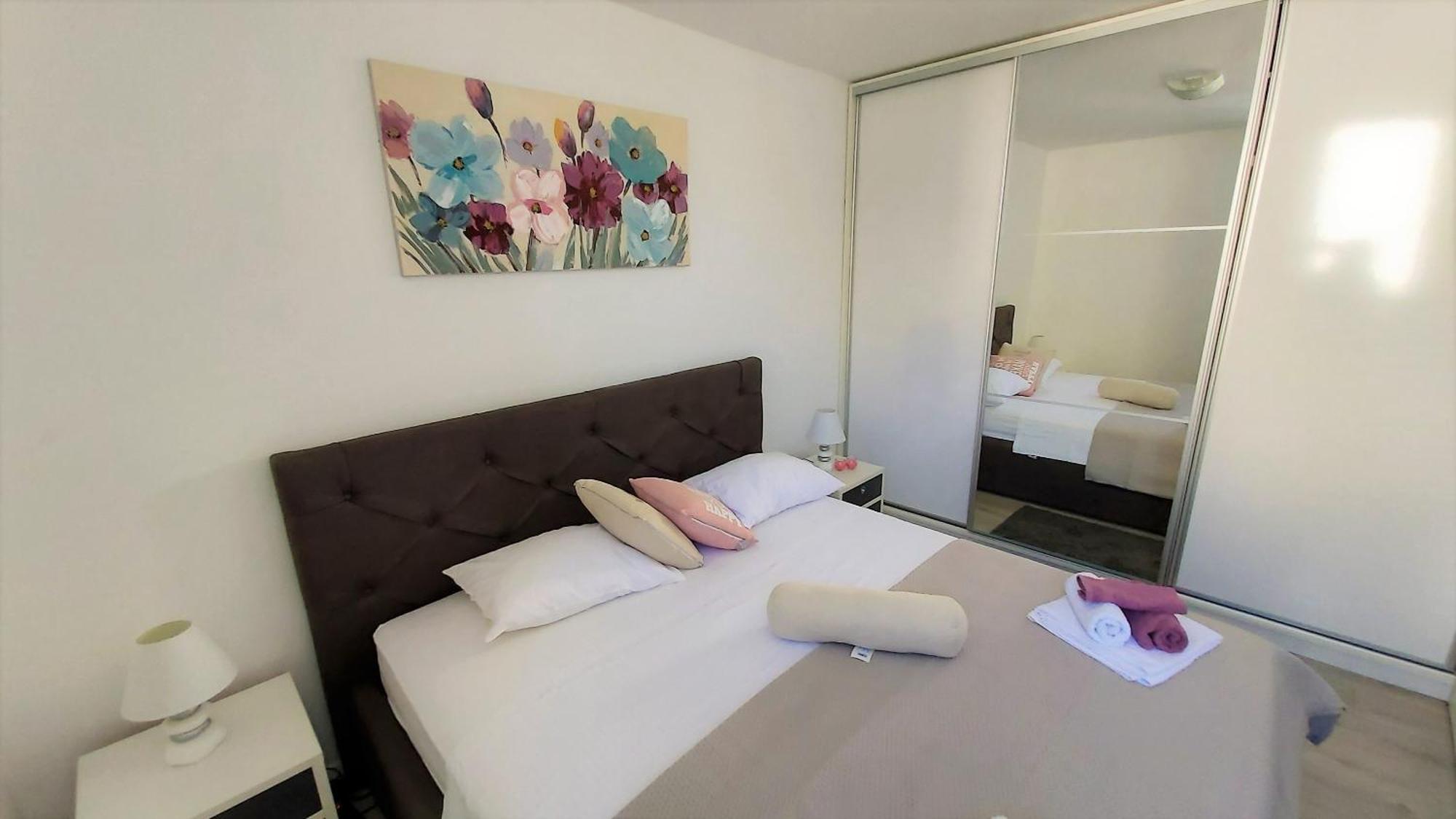 Apartment Punta Омиш Экстерьер фото