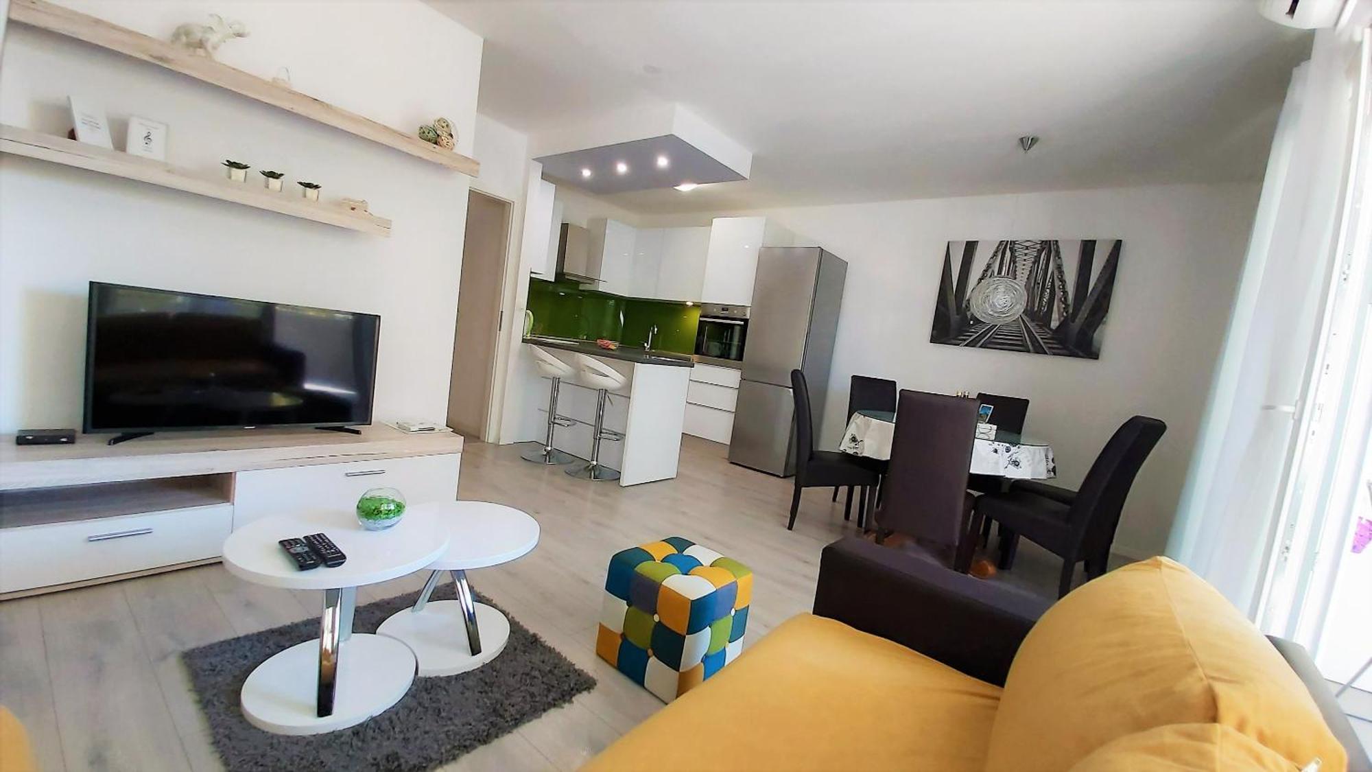Apartment Punta Омиш Экстерьер фото