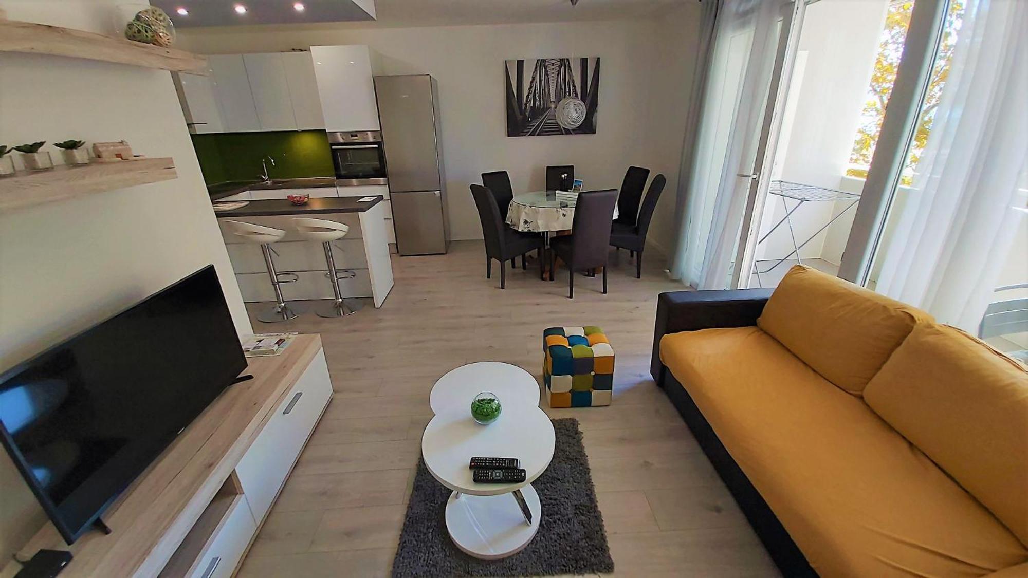 Apartment Punta Омиш Экстерьер фото