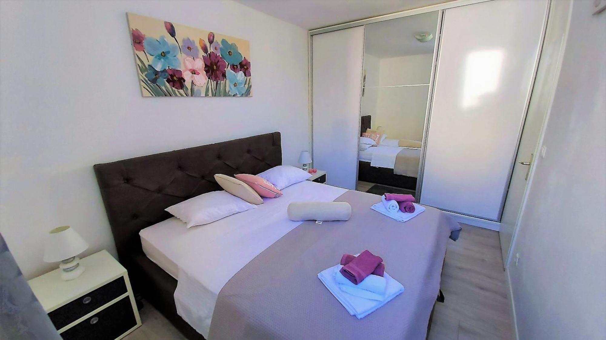 Apartment Punta Омиш Экстерьер фото
