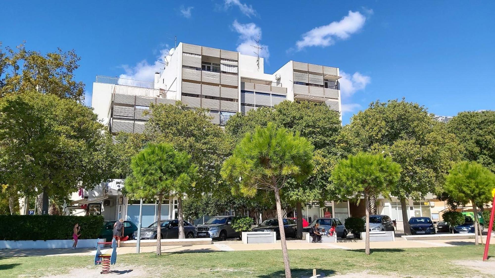 Apartment Punta Омиш Экстерьер фото